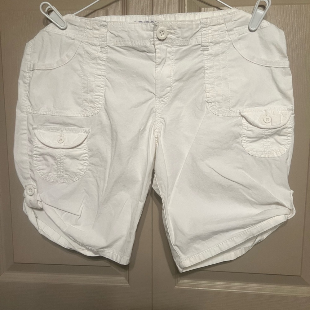 Arizona Jean Company White Cargo Shorts